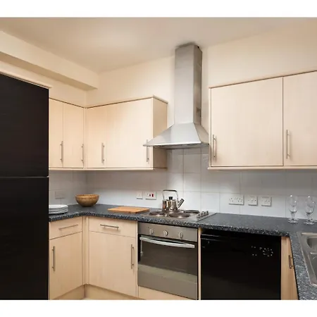 Modern, Light And Spacious City Centre Pad For 4 Μπρίστολ