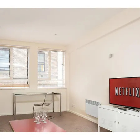 Modern, Light And Spacious City Centre Pad For 4 Apartamento Bristol